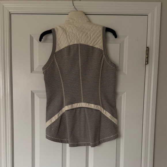 Lululemon Athletica Cream and Black Vest - Picture 2 of 2